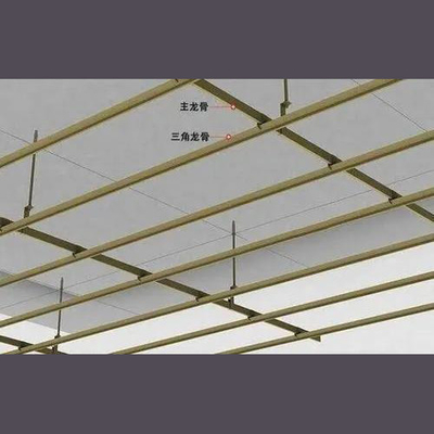 電流を通された0.2-0.5mmのばねのティーの天井システムは天井の三角のキールのクリップのために終わった