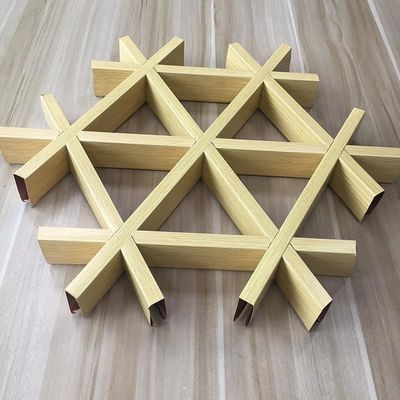 三角型オープンセル金属天井タイル アルミ金属グリル 天井