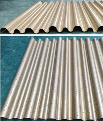 アルミニウム波形の金属の塗られるポリエステル粉を天井板