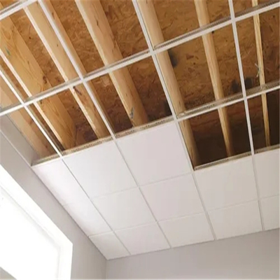 ポリ塩化ビニールLamilatedのギプスの天井は600X600 7mmのギプスの中断された天井のタイルをタイルを張る