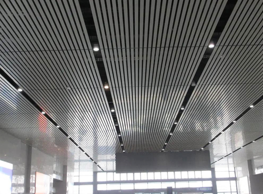 線形Uのストリップの天井のアルミニウム ストリップ85mmの幅の銀色のストリップのパネル