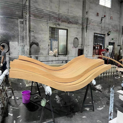 木製の穀物色の壁および天井のためのアルミニウム波のバッフルの刃3mm