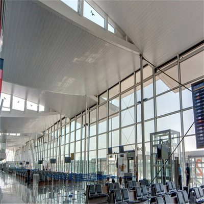 風の証拠Sのストリップの空港ターミナルのためのアルミニウム金属の天井