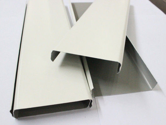 85mmのプール アルミニウムUのストリップの天井板のためのアルミニウム金属の天井